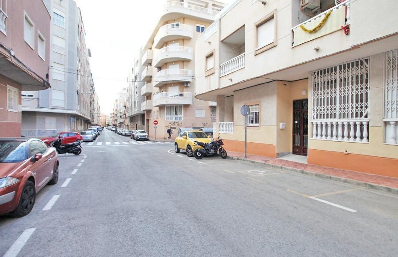 Resale - Apartamento - Torrevieja - Playa del Cura