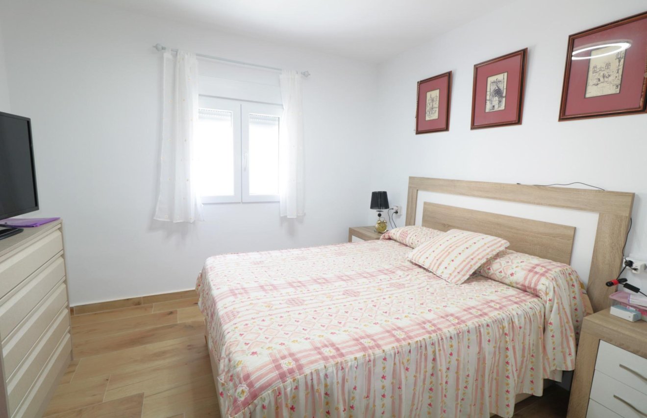 Resale - Townhouse - Torrevieja - Playa de los Naufragos