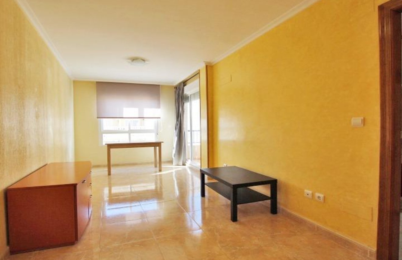 Resale - Apartamento - Guardamar del Segura - CENTRO