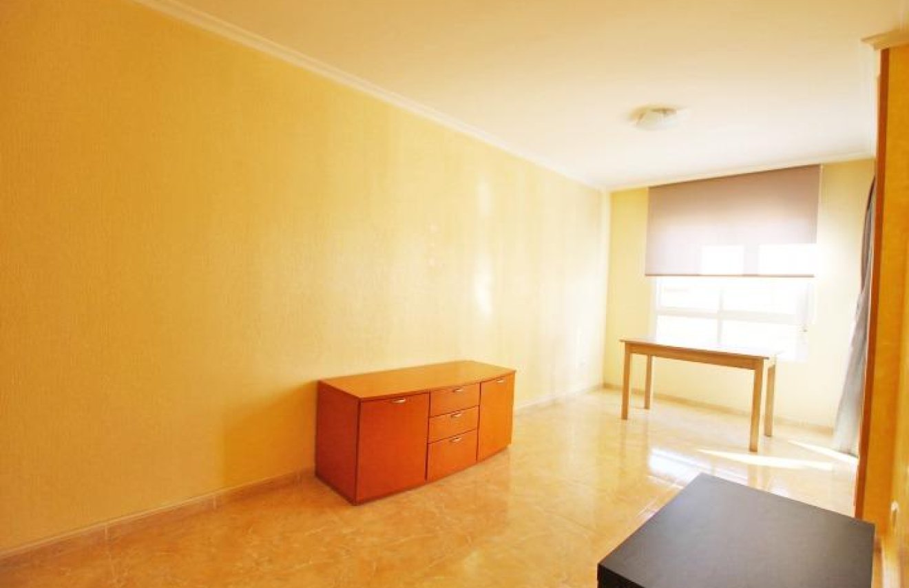 Resale - Apartamento - Guardamar del Segura - CENTRO