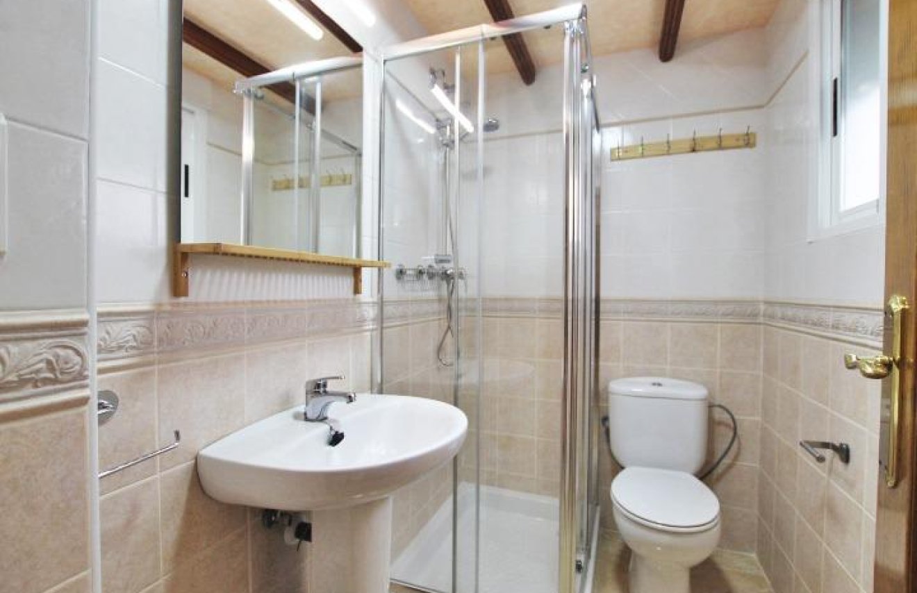 Resale - Apartamento - Guardamar del Segura - CENTRO