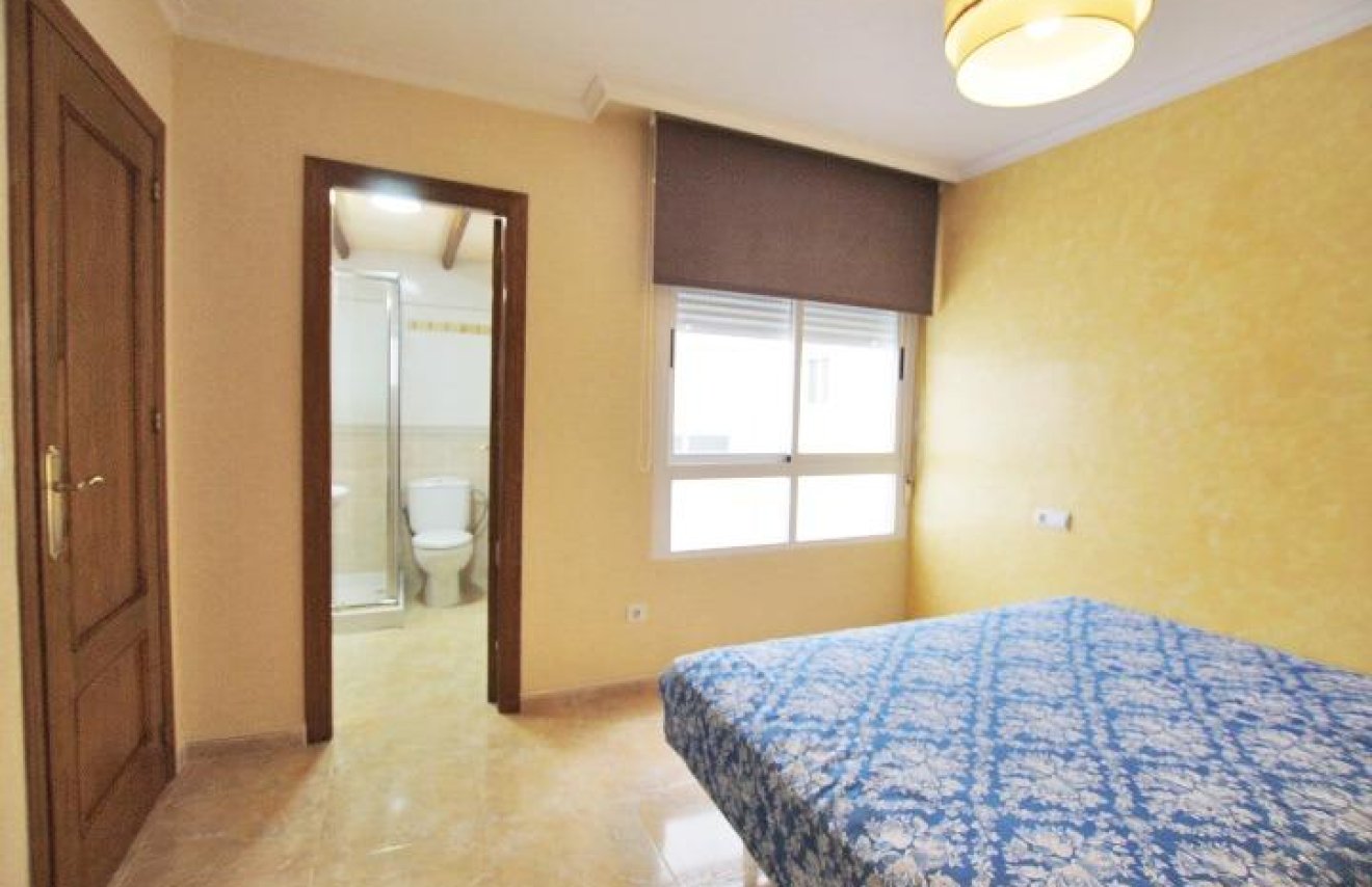 Resale - Apartamento - Guardamar del Segura - CENTRO