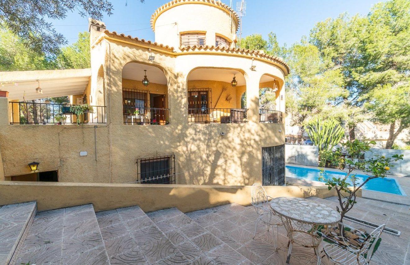 Resale - Chalet - Orihuela Costa - Villamartín