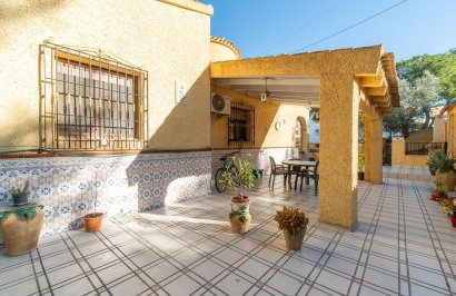 Resale - Chalet - Orihuela Costa - Villamartín