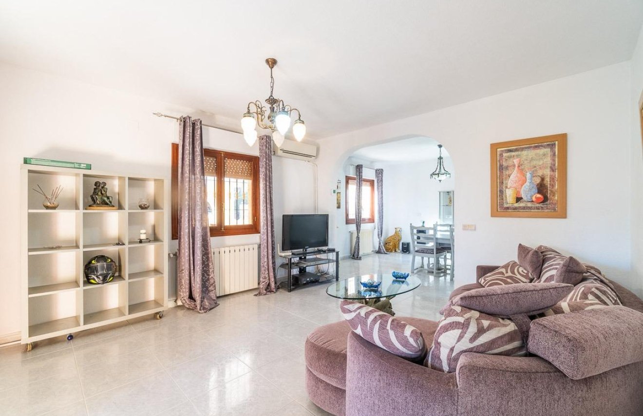 Resale - Chalet - Orihuela Costa - Villamartín