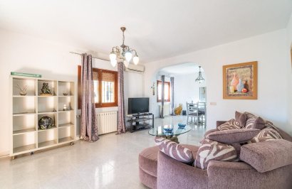 Resale - Chalet - Orihuela Costa - Villamartín