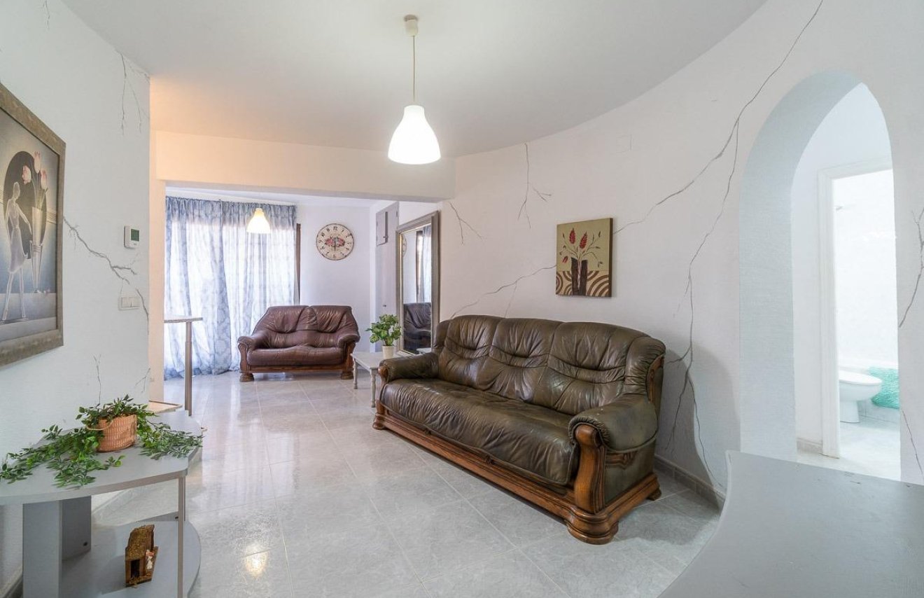 Resale - Chalet - Orihuela Costa - Villamartín