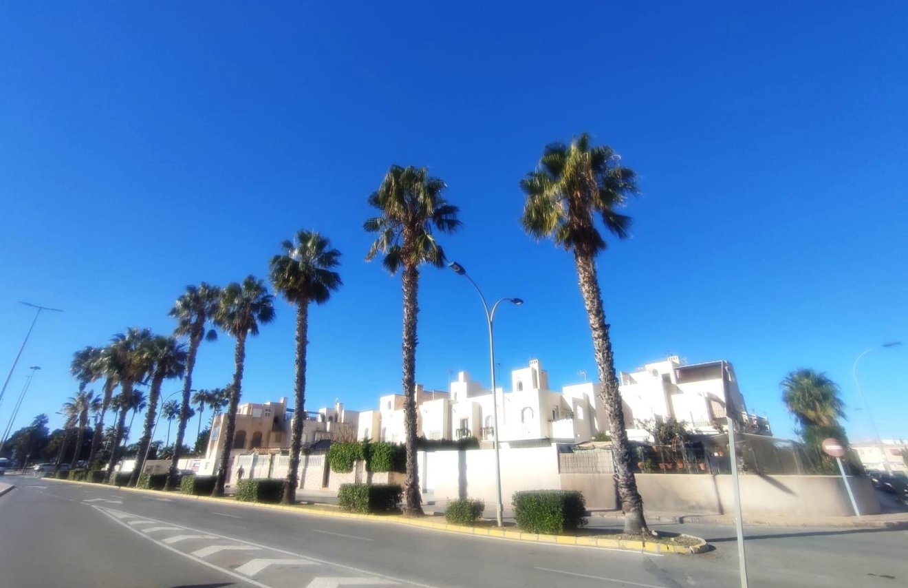 Reventa - Bungalow Planta Alta - Torrevieja - Doña ines