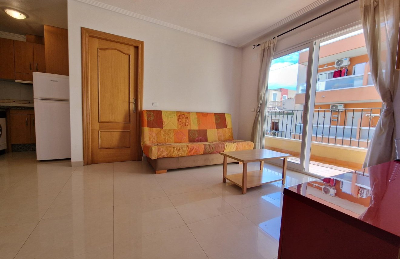 Resale - Apartamento - Torrevieja - Estacion de autobuses