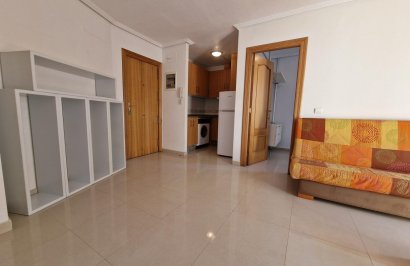 Resale - Apartamento - Torrevieja - Estacion de autobuses