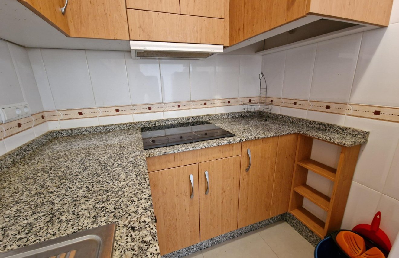 Resale - Apartamento - Torrevieja - Estacion de autobuses