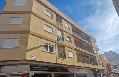 Resale - Apartamento - Torrevieja - Estacion de autobuses