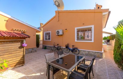 Resale - Chalet - Orihuela Costa - Punta Prima