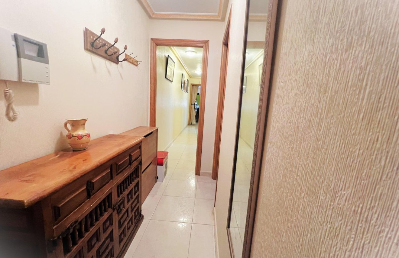 Resale - Apartamento - Torrevieja - Playa del Cura