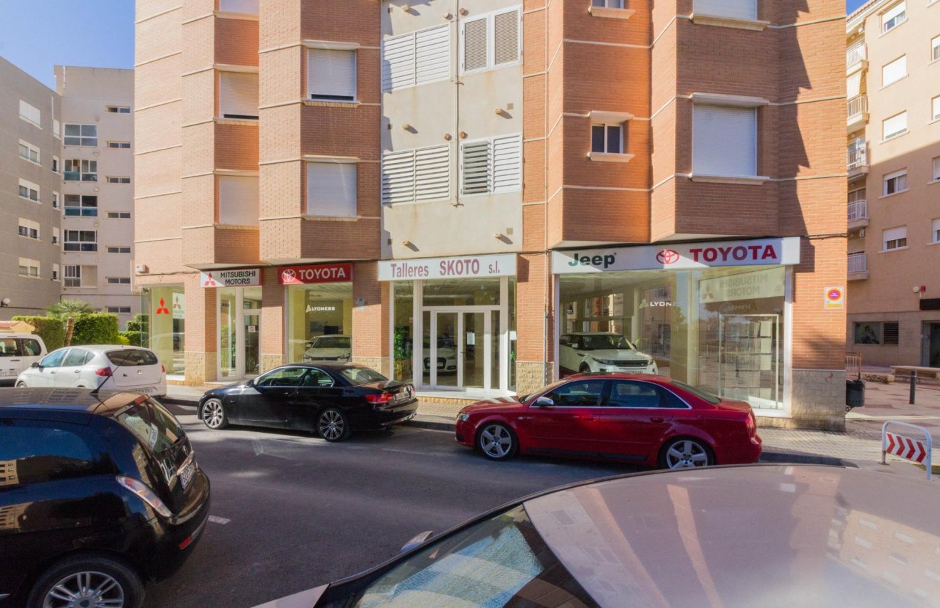 Reventa - Local comercial - Orihuela - Zona Centro