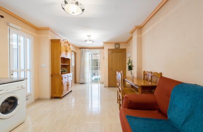 Resale - Apartamento - Torrevieja - Estacion de autobuses