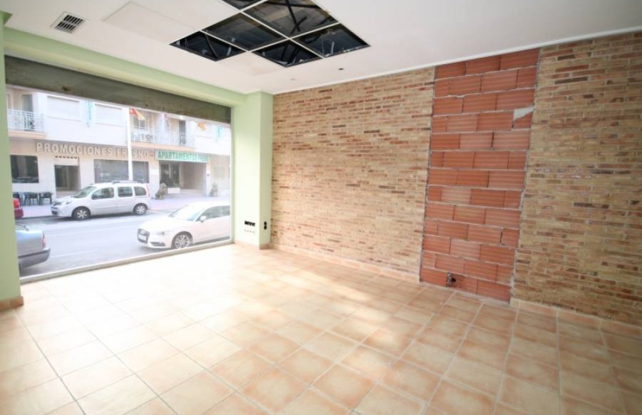 Reventa - Local comercial - Torrevieja - Playa del Cura