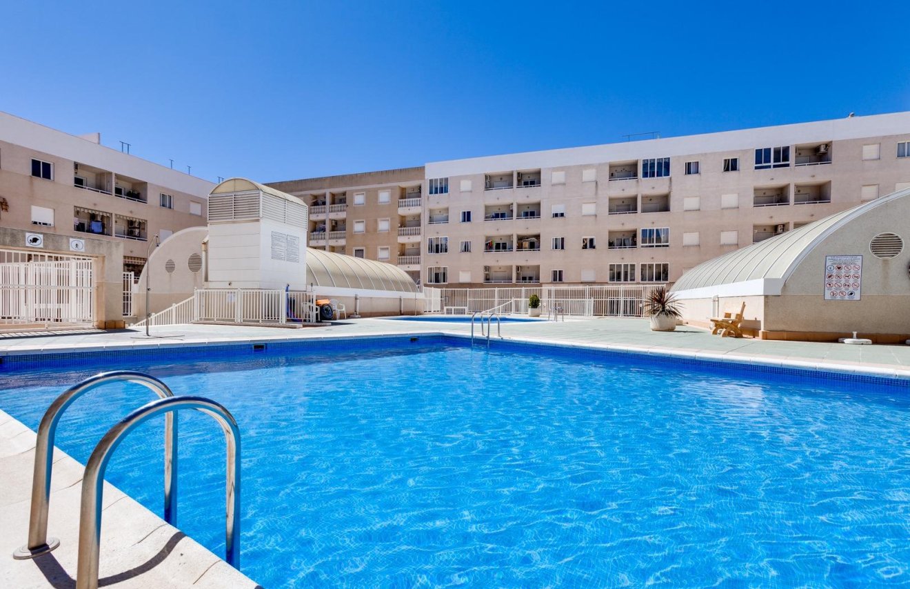 Resale - Apartamento - Torrevieja - Playa de los Locos