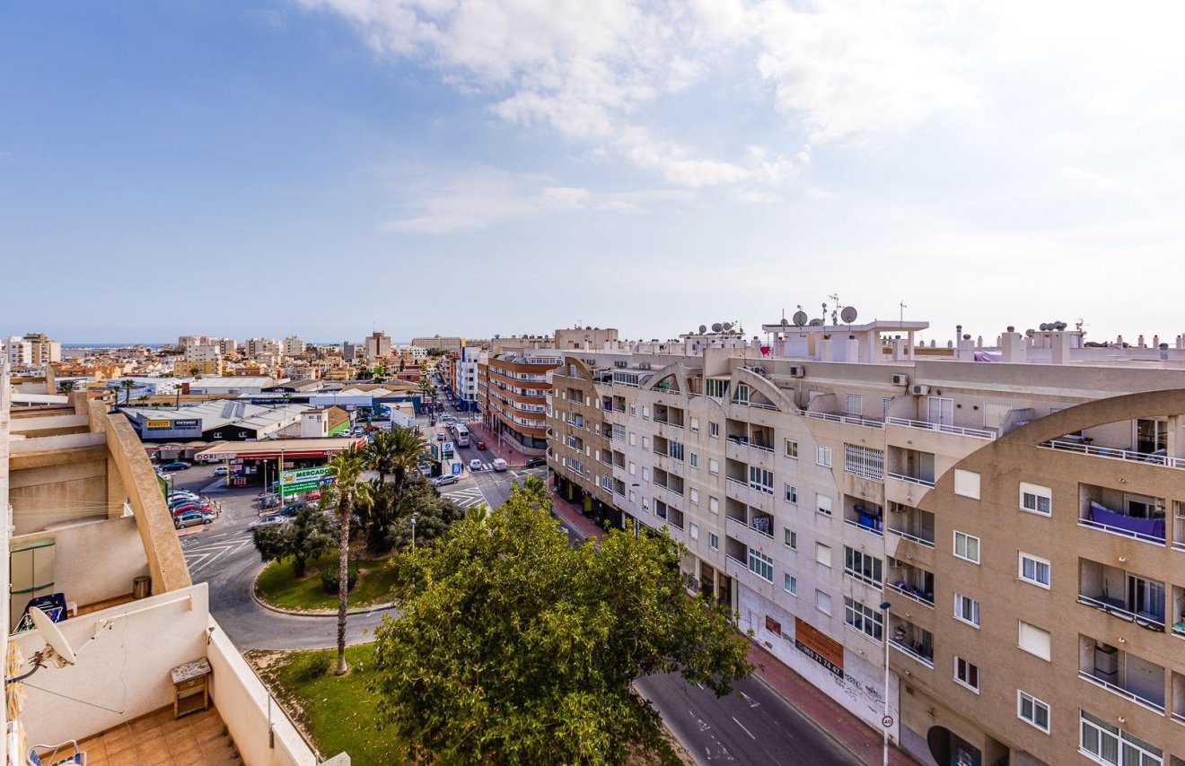 Resale - Apartamento - Torrevieja - Playa de los Locos