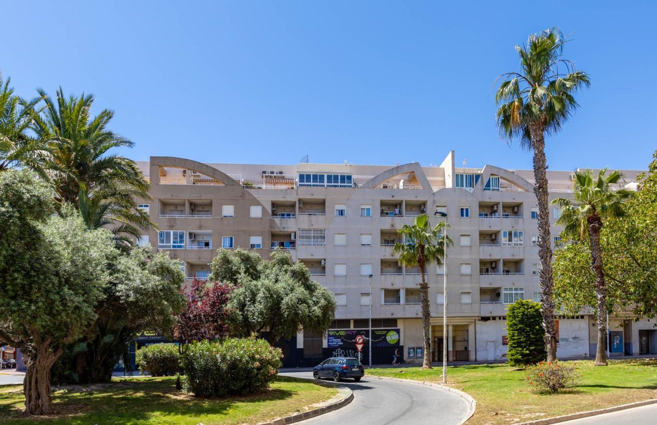 Resale - Apartamento - Torrevieja - Playa de los Locos