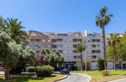 Resale - Apartamento - Torrevieja - Playa de los Locos