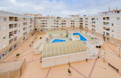 Resale - Apartamento - Torrevieja - Playa de los Locos