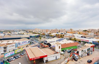 Resale - Apartamento - Torrevieja - Playa de los Locos