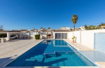 Resale - Chalet - Torrevieja - El chaparral