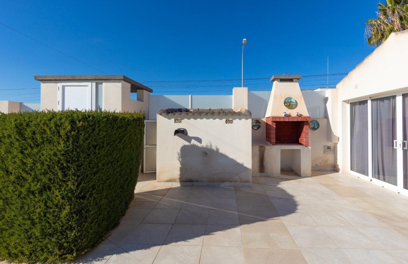 Resale - Chalet - Torrevieja - El chaparral