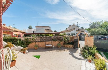 Resale - Chalet - Orihuela Costa - Punta Prima