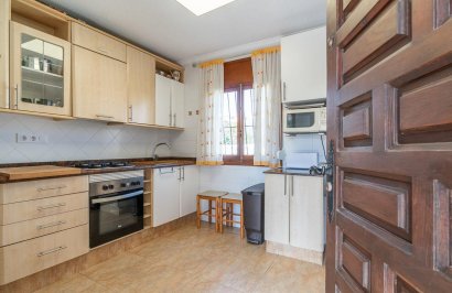 Resale - Chalet - Orihuela Costa - Punta Prima