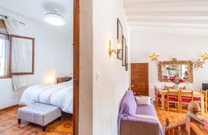 Resale - Chalet - Orihuela Costa - Punta Prima