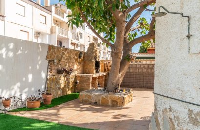 Resale - Chalet - Orihuela Costa - Punta Prima