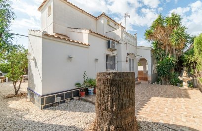 Resale - Chalet - Orihuela Costa - La Florida