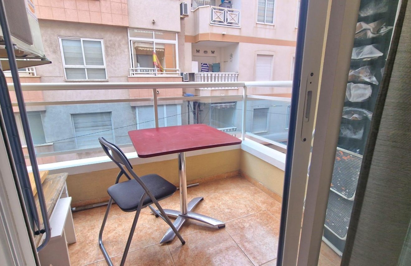 Resale - Apartamento - Torrevieja - Centro