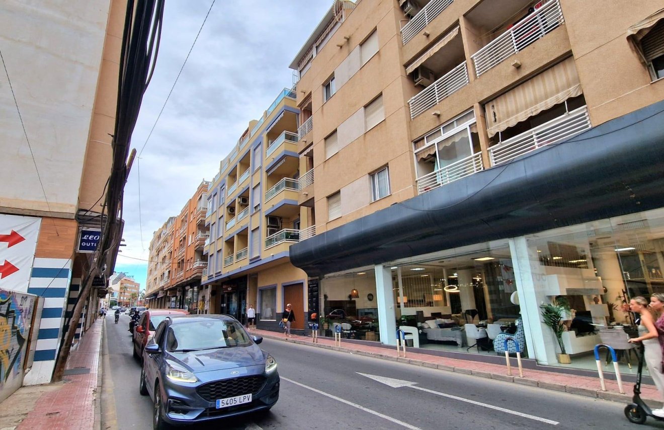 Resale - Apartamento - Torrevieja - Centro