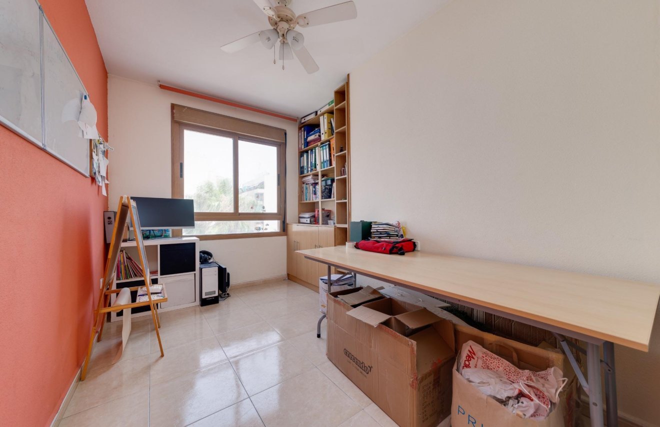 Resale - Apartamento - Torrevieja - Centro