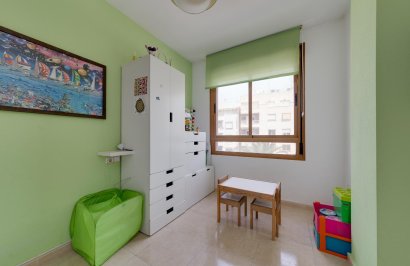 Resale - Apartamento - Torrevieja - Centro