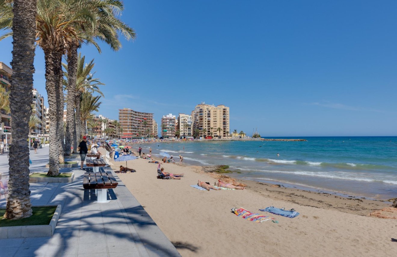 Resale - Apartamento - Torrevieja - Playa del Cura