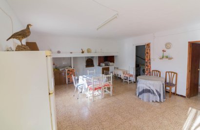 Resale - Casa con terreno - Orihuela - Desamparados-Hurchillo-Torremendo