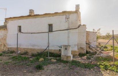 Resale - Casa con terreno - Orihuela - Desamparados-Hurchillo-Torremendo