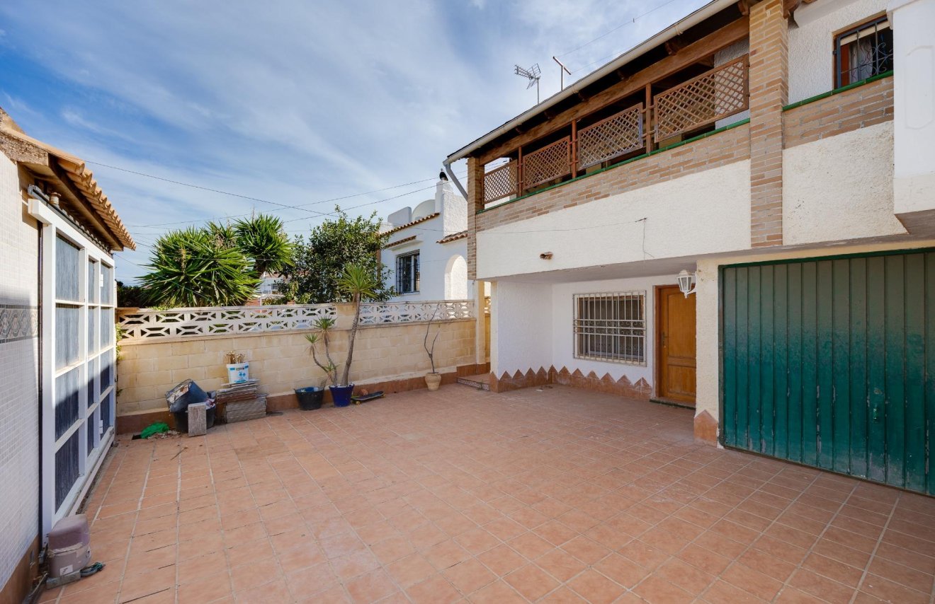 Resale - Chalet - Torrevieja - Los balcones