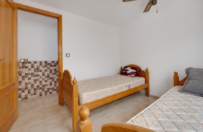 Resale - Chalet - Torrevieja - Los balcones