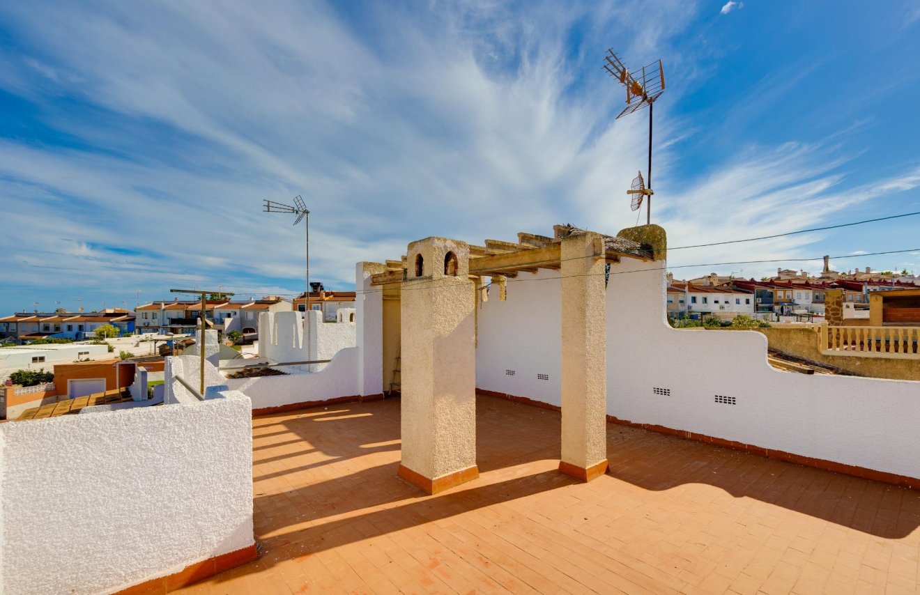 Resale - Chalet - Torrevieja - Los balcones