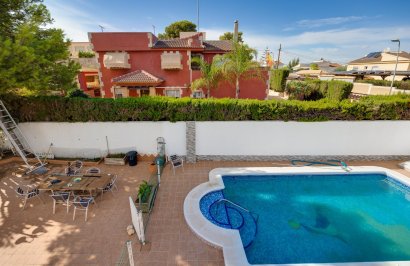 Resale - Chalet - Torrevieja - Los balcones