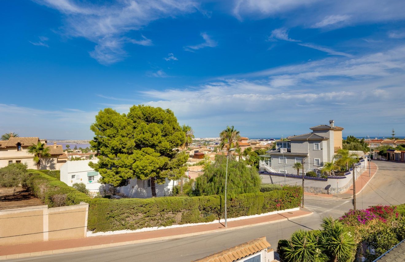 Resale - Chalet - Torrevieja - Los balcones