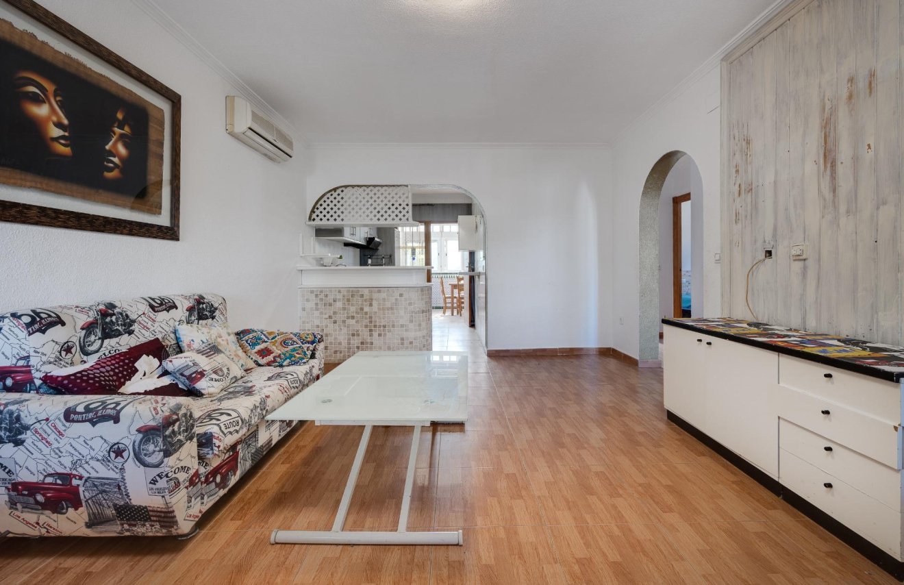 Resale - Chalet - Torrevieja - Los balcones