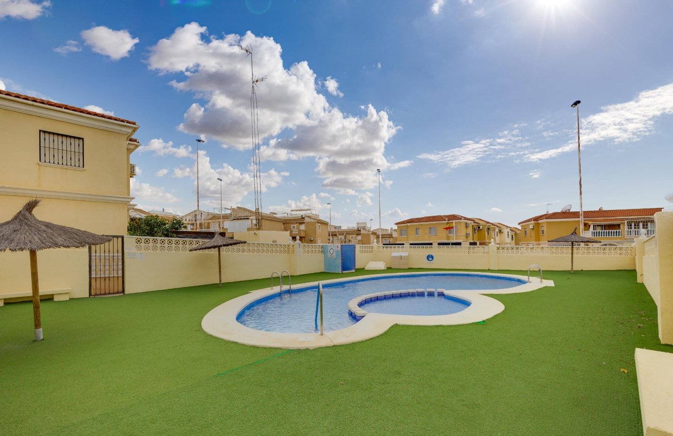 Resale - Bungalow Planta Alta - Torrevieja - Aguas nuevas 2