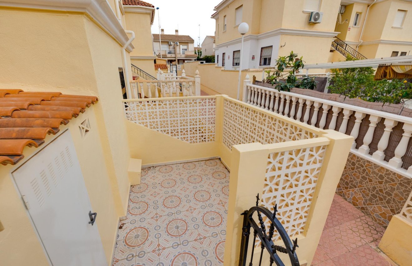 Resale - Bungalow Planta Alta - Torrevieja - Aguas nuevas 2