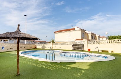 Resale - Bungalow Planta Alta - Torrevieja - Aguas nuevas 2